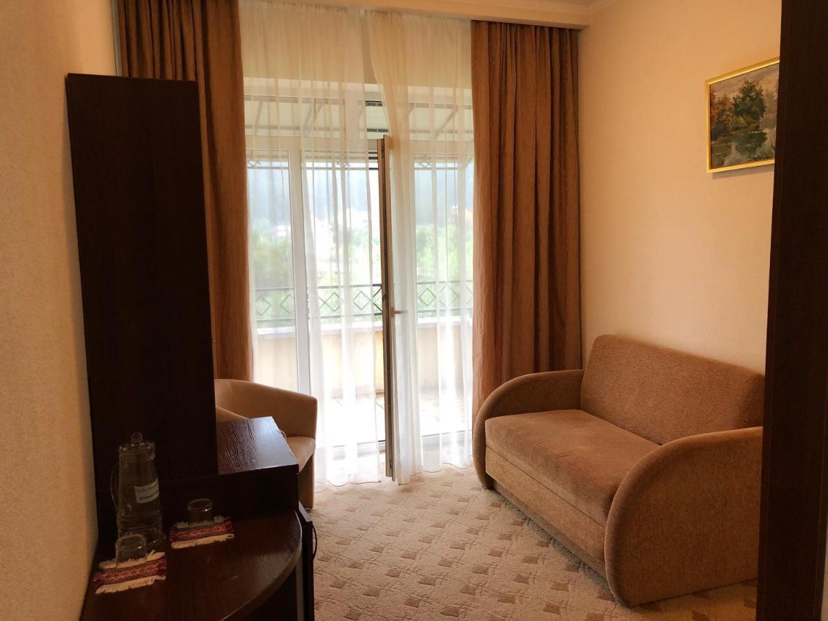 Gerdan Hotel Yaremche Eksteriør billede